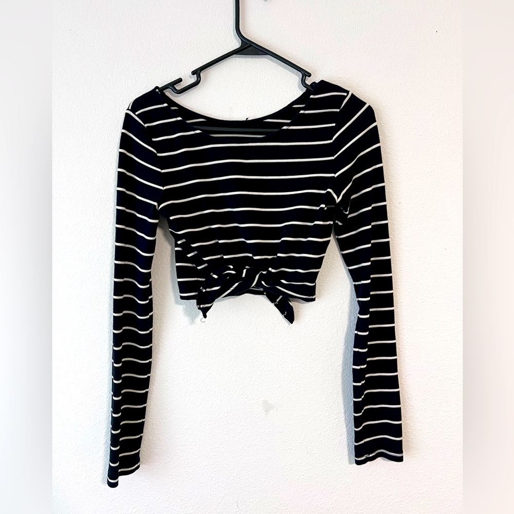 || AMUSE SOCIETY || FRONT TIE CROP TOP ||